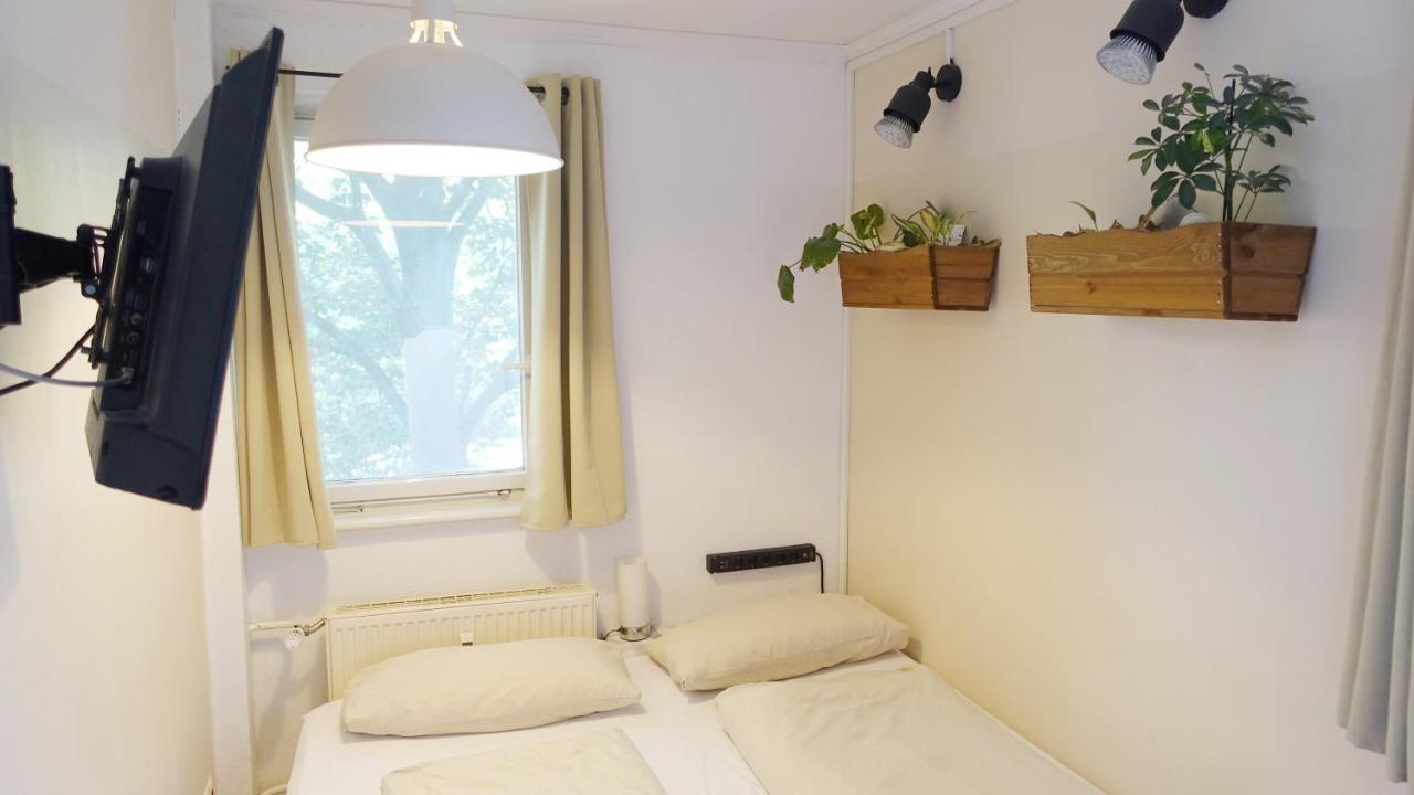 Homestay 1 Zimmer In Wohngemeinschaft, Netflix, Premium Kabelfernsehen, Kueche *